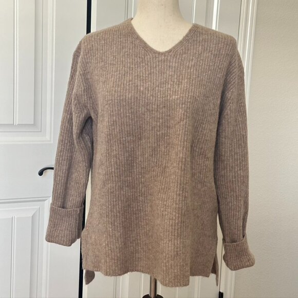 Premium Lambswool Ribbed V Neck Sweater Uniqlo M - Picture 1 of 6